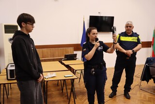 Екип на сектор „Пътна полиция“ проведе среща с гимназисти от видинското  СУ „Цар Симеон Велики“