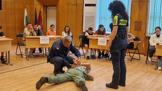 Петокласници от осем училища в област Смолян премериха знания и умения в състезанието „Ваканция, здравей! Да играем безопасно!“