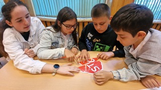 Петокласници от осем училища в област Смолян премериха знания и умения в състезанието „Ваканция, здравей! Да играем безопасно!“
