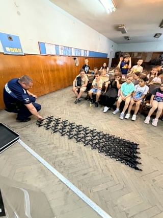 Второкласници от ОУ „Христо Никифоров“ посетиха Районно управление – Ловеч в рамките на Националната програма „Работа на полицията в училищата“