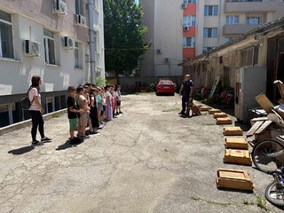 Второкласници от ОУ „Христо Никифоров“ посетиха Районно управление – Ловеч в рамките на Националната програма „Работа на полицията в училищата“