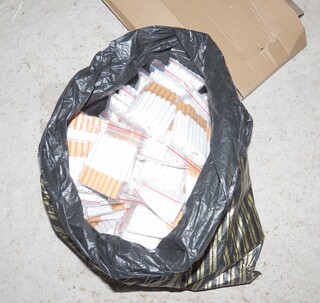 Полицейски служители иззеха голямо количество саморъчно свити цигари