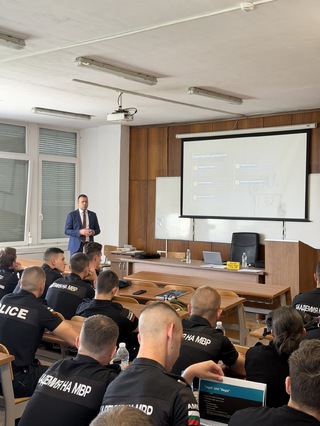 Представители на сектор „Национален център по сигурността на спортни мероприятия“ към ГДНП гостуваха като лектори в Академията на МВР