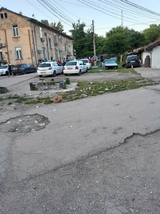 Двама обвинени и задържани след побоя в „Хумни дол“, мащабна полицейска акция обхвана квартала