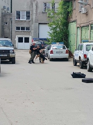 20 ученици завършиха успешно програмата „Детско полицейско управление“ в Перник