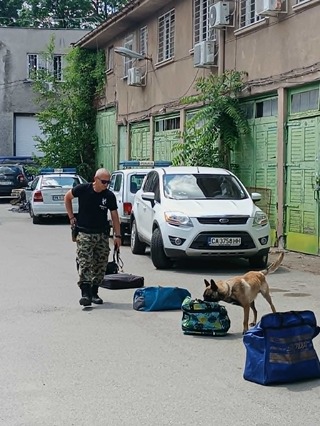 20 ученици завършиха успешно програмата „Детско полицейско управление“ в Перник