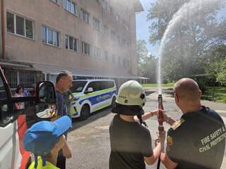 Широки усмивки и незабравими спомени след успешно завършен курс „Детско полицейско управление“ в столичното училище за деца с увреден слух