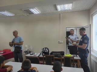Ден на отворени врати в Районно управление - Берковица за четвъртокласници от Трето основно училище „Иван Вазов“