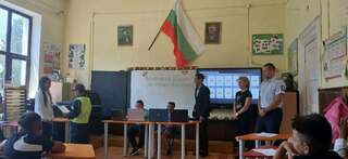 РУ-Етрополе с поредица инициативи по Националната програма „Работа на полицията в училищата“