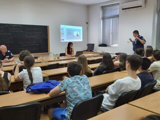Служители на ОДМВР Хасково с лекция срещу употребата и разпространението на наркотични вещества