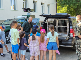 Деца посетиха ГПУ-Елхово и се запознаха с работата на граничните полицаи