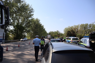 105 моторни превозни средства бяха проверени днес при тричасова специализирана полицейска операция на главен път Е-79 в област Видин