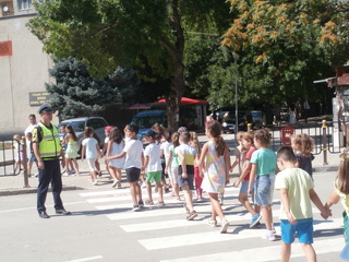В ход е традиционната акция на полицията „Децата тръгват на училище! Да ги пазим на пътя!“