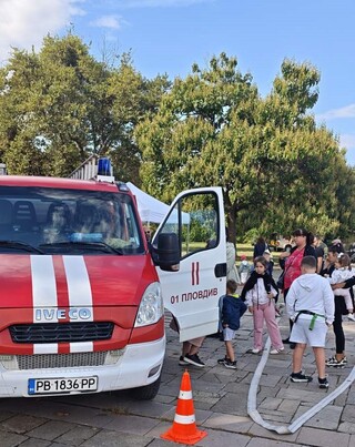 МВР представи професиите на полицаи и пожарникари пред децата на KIDS EXPO PLOVDIV 2026