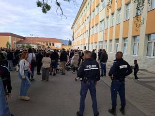 Децата тръгват на училище! Да ги пазим на пътя!
