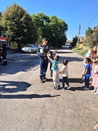 Седмица на пожарната безопасност  Вълнуващите срещи продължават в РСПБЗН Дупница