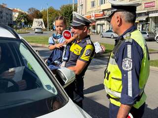 Деца от ДГ „Дружба“ и ДГ „Изворче“ в Шумен влязоха в ролята на малки пътни наблюдатели