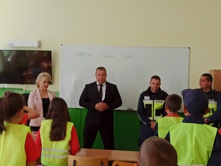 Детски полицейски управления бяха тържествено открити в две училища в  Етрополе