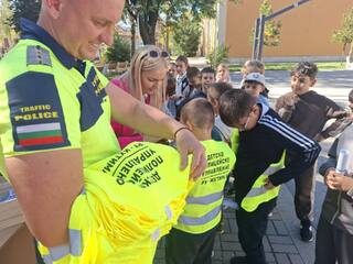 Новата смяна „служители“ на Детското полицейско управление в Ихтиман започна работа