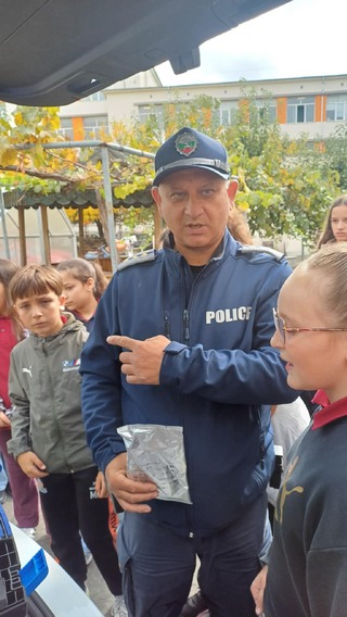 Петокласници от основно училище в гр. Търговище гостуваха в местното полицейско управление
