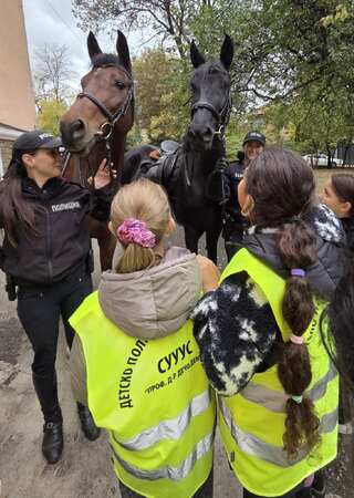 15 нови доброволци положиха клетва в Детско полицейско управление в столичното Специалното училище за ученици с увреден слух