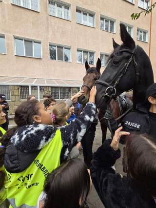 15 нови доброволци положиха клетва в Детско полицейско управление в столичното Специалното училище за ученици с увреден слух