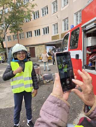 15 нови доброволци положиха клетва в Детско полицейско управление в столичното Специалното училище за ученици с увреден слух