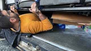 Гранични полицаи задържаха на ГКПП „Капитан Андреево“ двама укрити мигранти
