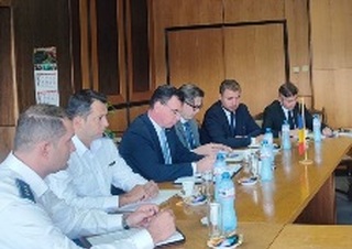 Мерки за облекчаване на товарния и пътническия трафик по ГКПП между България и Румъния бяха обсъдени на работна среща в Русе