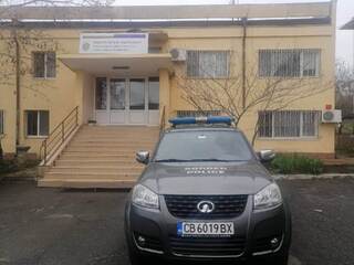 Гранични полицаи от ГПУ-Бургас дариха паричните си награди на деца с увреждания