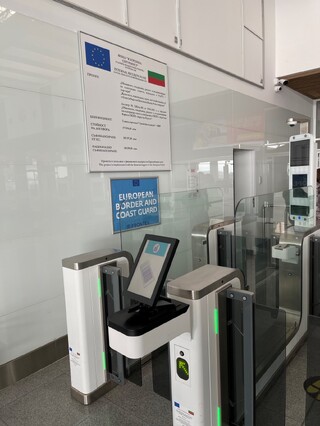 Главна дирекция „Гранична полиция“ успешно изпълни проект „Обновяване, поддръжка, ремонт и модернизиране на електронни гишета, изградени в РДГП – Аерогари“, фонд „Вътрешна сигурност“