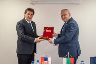 Заместник министър-председателят по обществен ред и сигурност Иван Демерджиев се срещна на ГКПП „Калотина“ с Братислав Гашич, министър на вътрешните работи на Република Сърбия