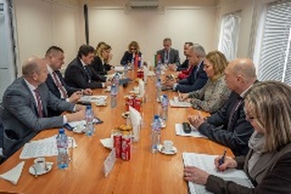 Заместник министър-председателят по обществен ред и сигурност Иван Демерджиев се срещна на ГКПП „Калотина“ с Братислав Гашич, министър на вътрешните работи на Република Сърбия