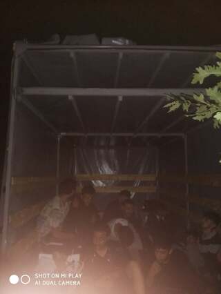 При специализирана полицейска операция на българо-турската граница са задържани 25 незаконни имигранти с двама каналджии