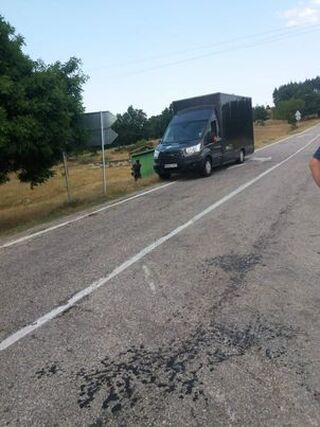 Задържани са два автомобила с незаконни имигранти