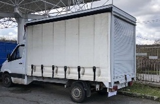 Гранични полицаи задържаха криминално проявен мъж, превозващ незаконни имигранти