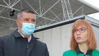 Гранични полицаи задържаха криминално проявен мъж, превозващ незаконни имигранти