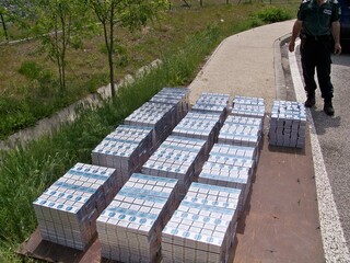 Гранични полицаи предотвратиха пореден опит за контрабанда на цигари през ГКПП-Маказа