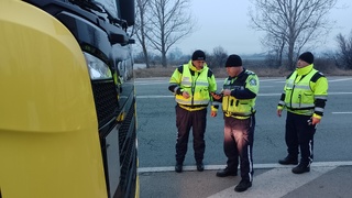 Засилени проверки на товарни автомобили и автобусите