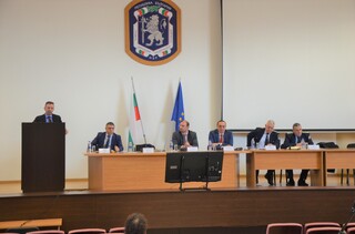 Професионалното ръководство проведе работна среща с началниците на охранителна и пътна полиция от ОДМВР и СДВР