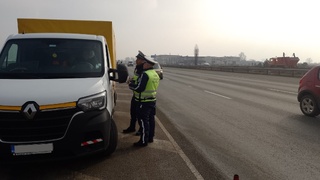 Предприети са засилени проверки на товарните автомобили и автобусите