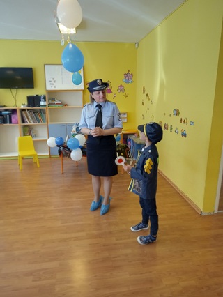 Пътна полиция гостува на столична детска градина и стана част от празненството на малчуган за 6-годишния му рожден ден