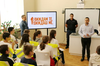 Пътен полицай запозна ученици с правилата за движение на велосипедисти  