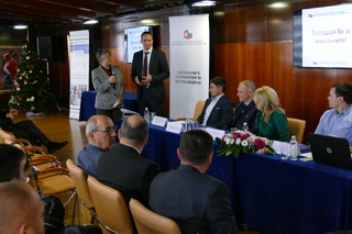 Police Cars, Equipped with Special Equipment shall Detect Stolen Vehicles