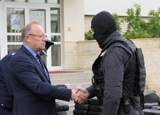 Министър Маринов: Наша отговорност е да се грижим за живота и здравето на служителите си, които ежедневно са на терен и защитават хората и закона  