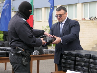 Министър Маринов: Наша отговорност е да се грижим за живота и здравето на служителите си, които ежедневно са на терен и защитават хората и закона  