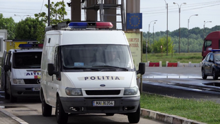 Румънските власти предадоха на българските петима участници в престъпната група за телефонни измами  