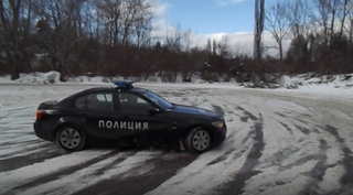 Съвети за шофиране в сняг и заледен път