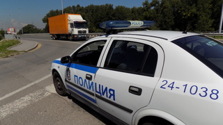 Засилено полицейско присъствие по пътищата, водещи към границата ни със Сърбия