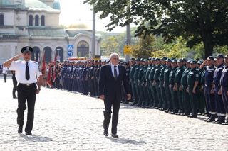 Министър Радев към служителите на МВР: Благодаря ви за всеотдайността и достойната работа през годината  